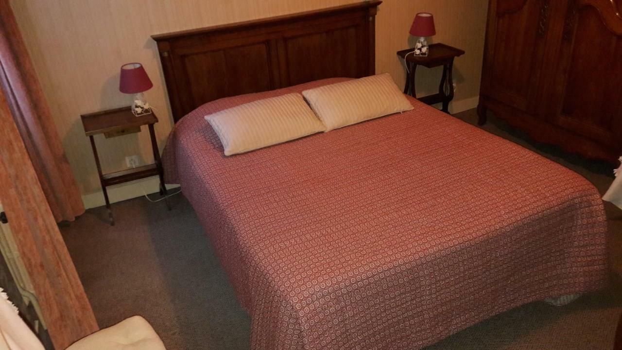 Logis Hotel Le Cor D'Argent Esterno foto