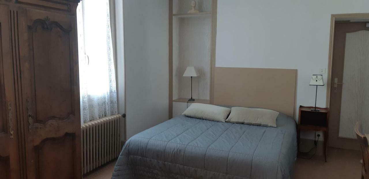Logis Hotel Le Cor D'Argent Esterno foto