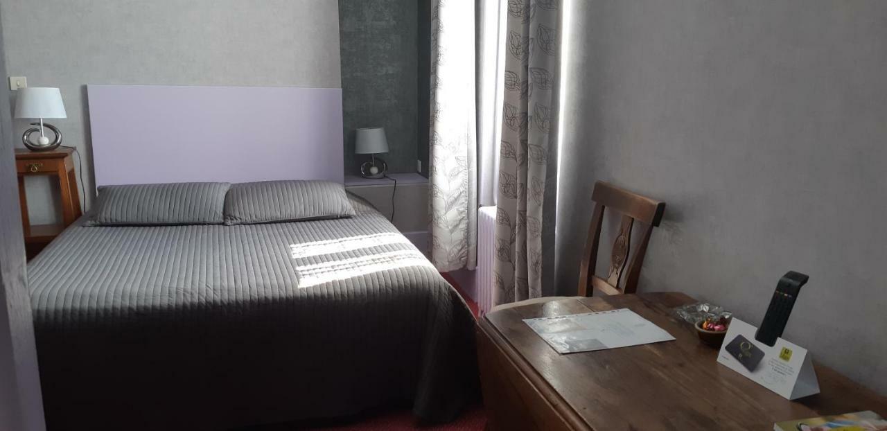 Logis Hotel Le Cor D'Argent Esterno foto